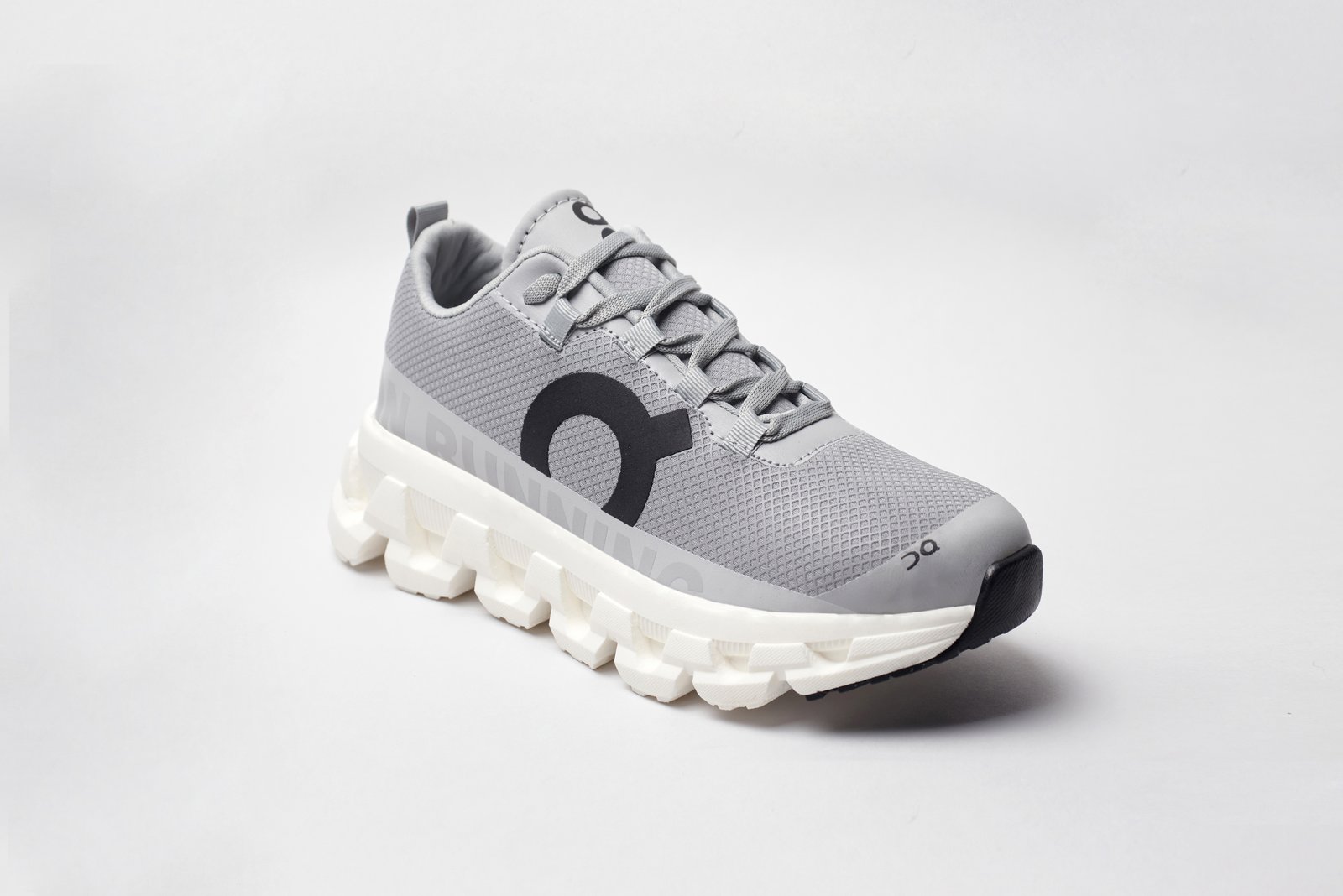 ON CLOUD RUNNING AA GRIS